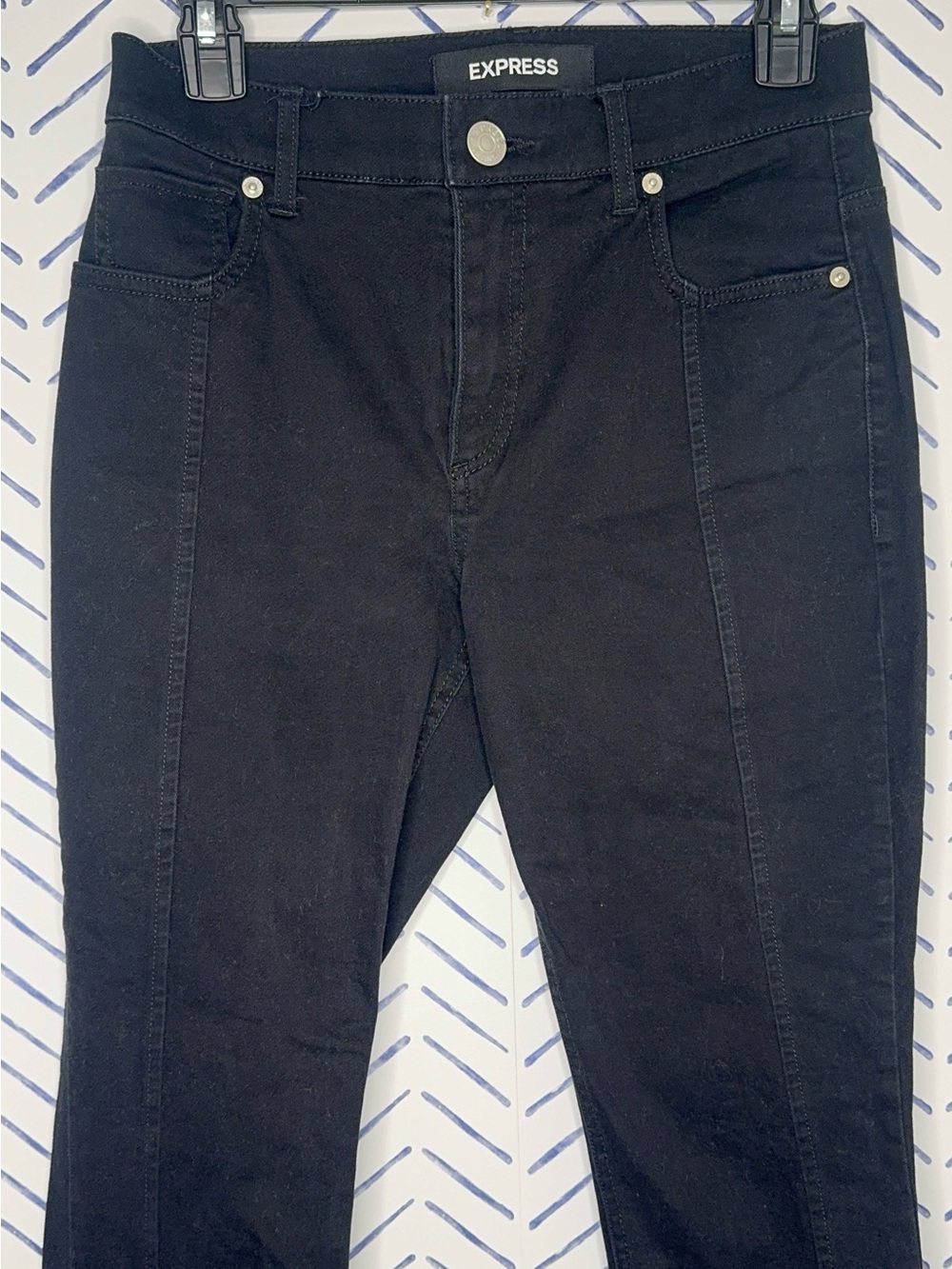 Express Black Kick Flare Jeans Cropped Raw Hem Ruffle Ankle Stretchy Size 2 - Picture 4 of 6